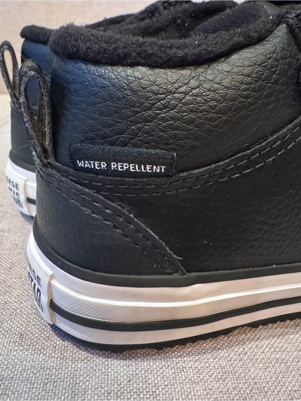 NEW Converse Kids' Black Leather Chuck Taylor All Star High Top Sneakers 13.5 - Picture 6 of 7